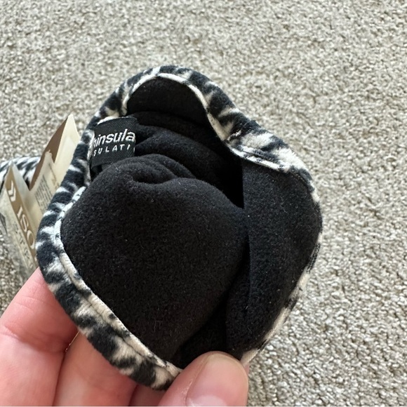 NWT isotoner Stretch Fleece Houndstooth Gloves - Picture 5 of 5
